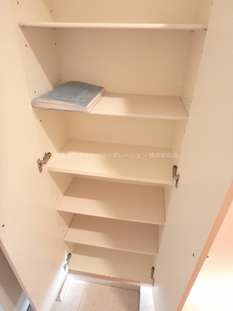 ツインズ博多N館 玄関