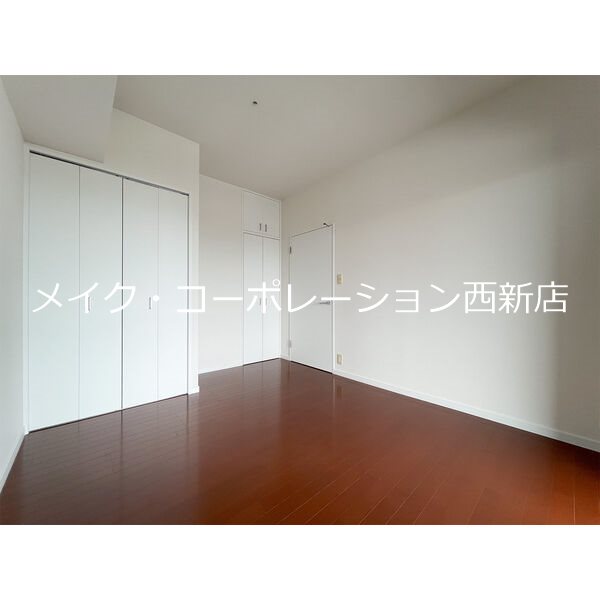 ベッドルーム ラクレイス西新 ベッドルーム