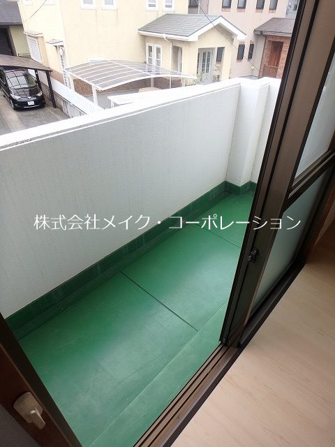 ホワイトハウス干隈 ベランダ