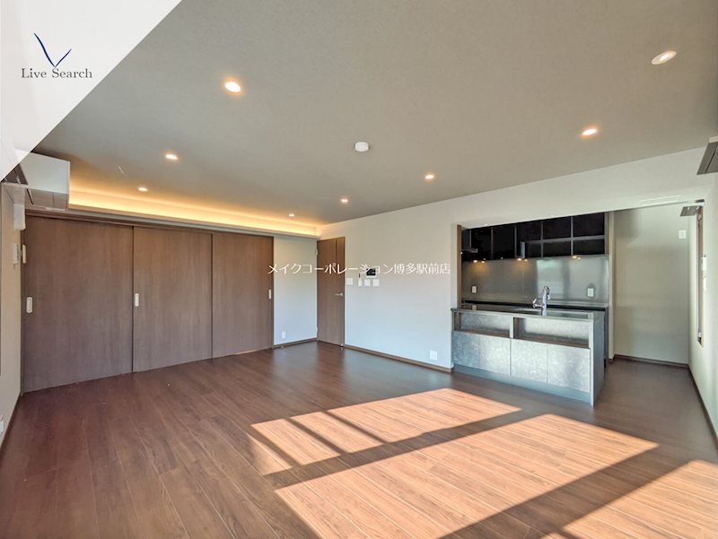 S-RESIDENCE平尾WEST リビング