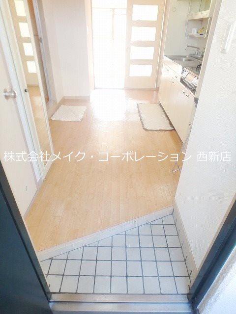 ロイヤルパレス片江 玄関