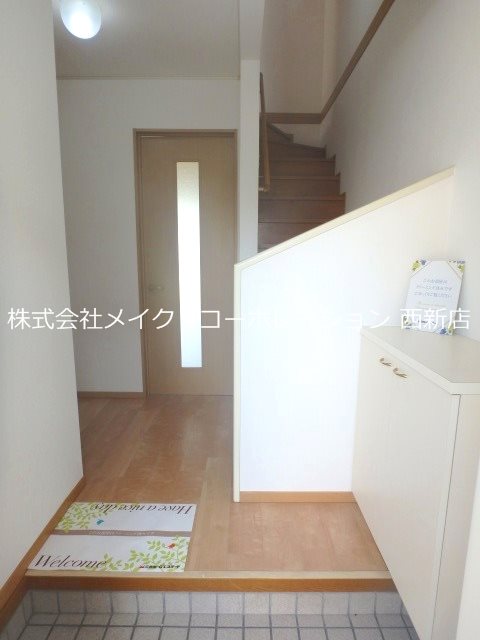 ファインコートD棟【駐車場無料】 玄関