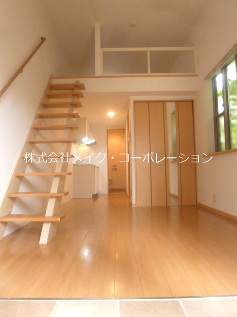 ゆうプラザ金山駅前 リビング