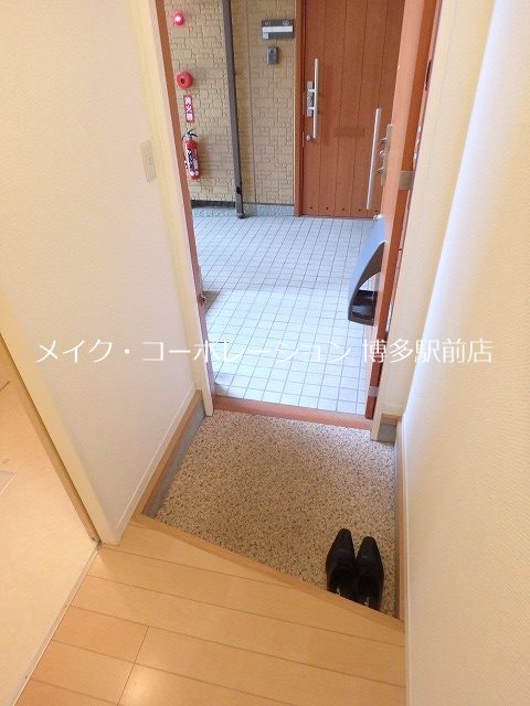 アウロラB棟  玄関