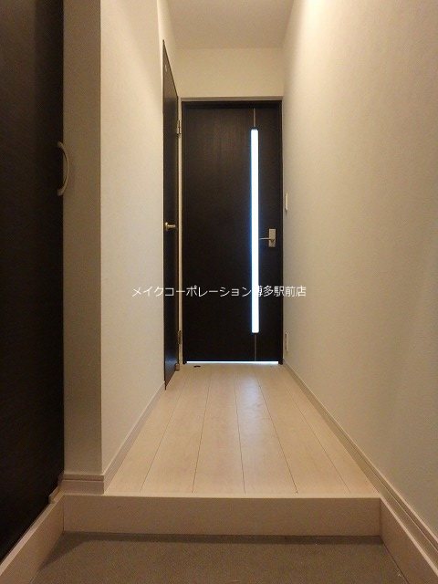 ※写真は棟内別部屋参考写真 Grandticリモン 玄関