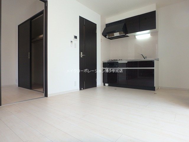 ※写真は棟内別部屋参考写真 Grandticリモン リビング