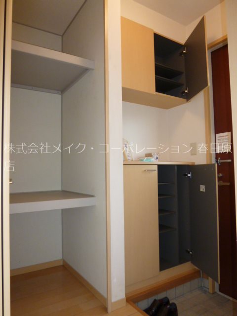 ラフィーネ・プロムナードⅢ A棟 玄関