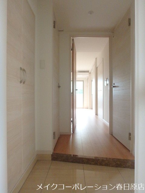 メゾンドボヌール 玄関