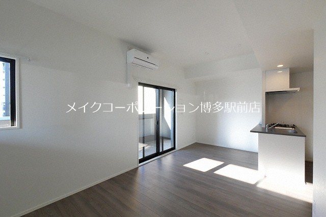 エンクレスト博多駅南GRACE リビング