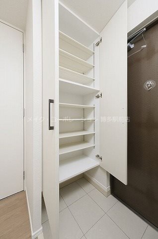 エンクレスト呉服町【Hタイプ】  玄関