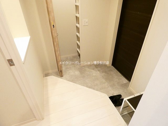 グランデール博多 玄関