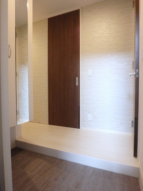 D-roomメゾン空港通 玄関