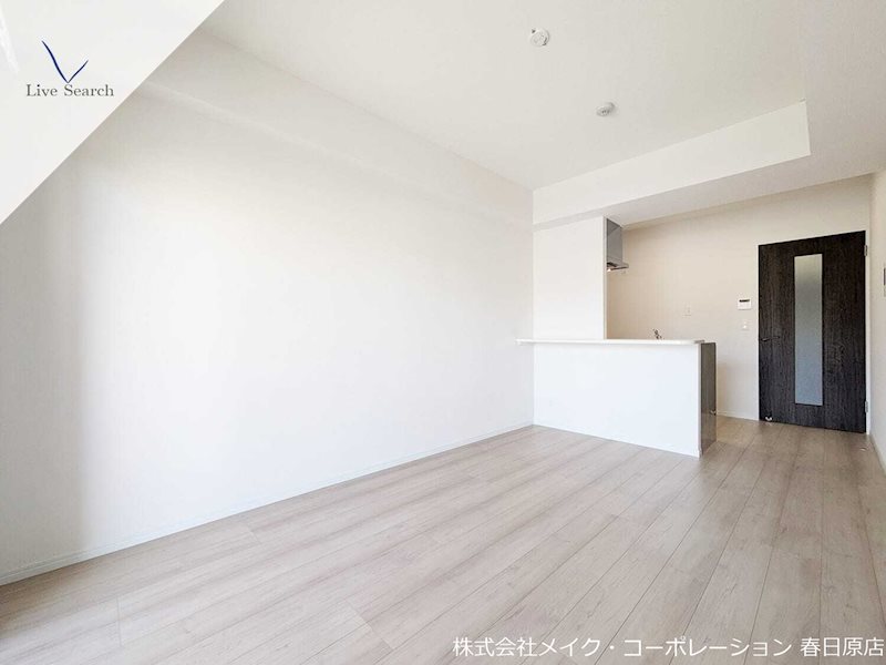 ラシュール・イン寺塚 リビング