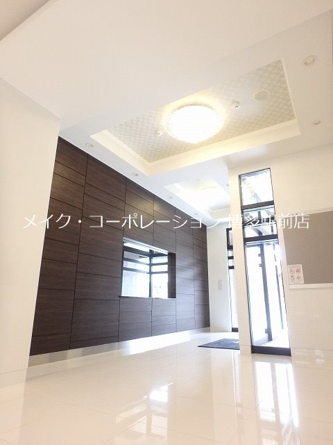 ヴィラージュ県庁前参番館 外観
