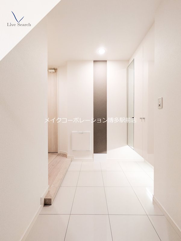 玄関 ウェルブライト博多ステーション 玄関