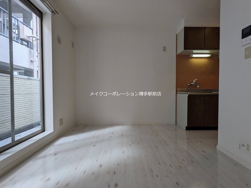 フェリスタ博多駅南 リビング