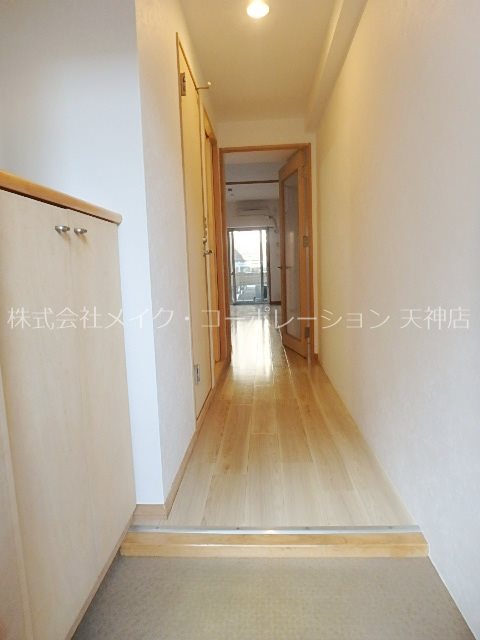 エストレーア薬院 玄関