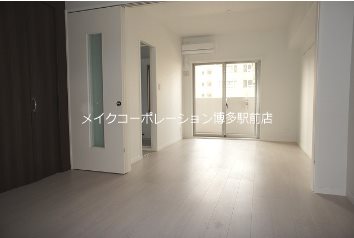 エンクレストNEO博多駅南 リビング