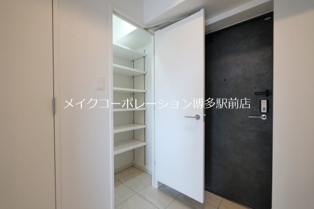 エンクレスト博多BRIGHT 玄関