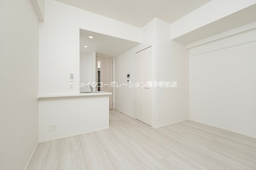 エンクレスト博多BRIGHT リビング