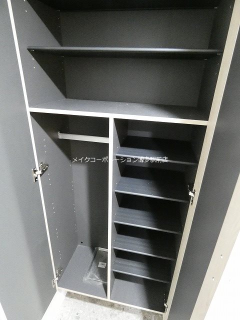 ホルツ博多駅前 玄関