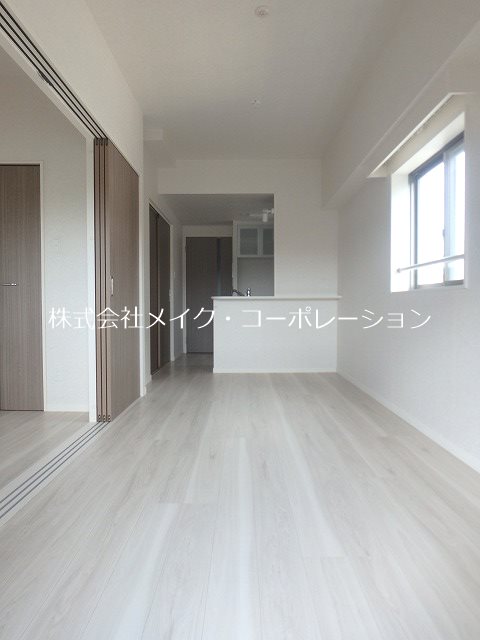 ネストピア藤崎駅前～ネット無料～ リビング