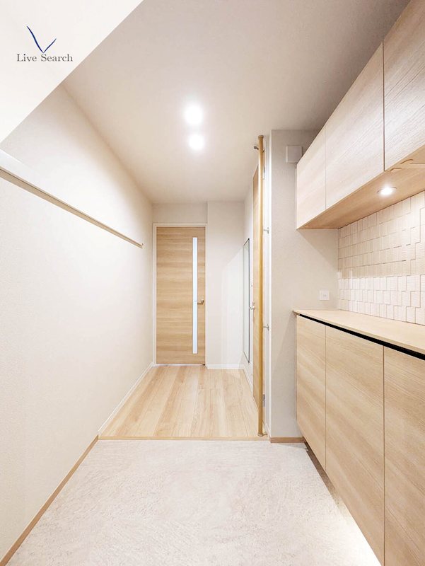 シャーメゾン　アンビエラ　トウジン 玄関