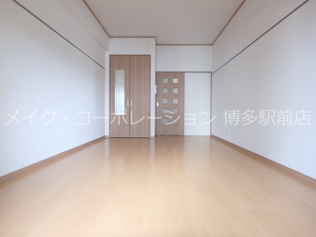 ロイヤルリバービュー  リビング