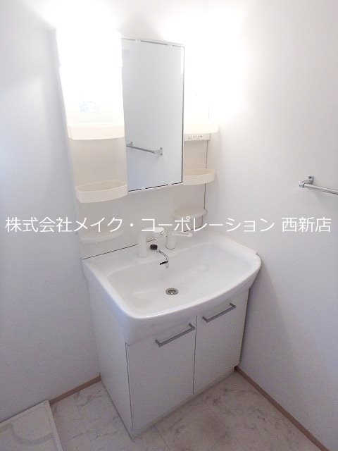 メープルコートD棟～駐車場2台付き その他4