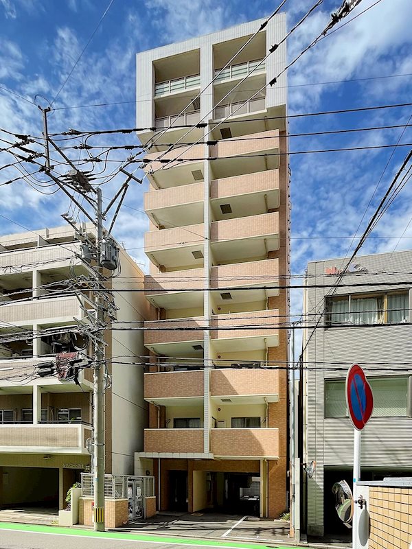 アンプルールべトンカルティエ  外観