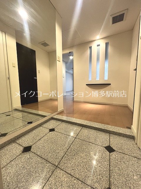 コアマンション大手門タワー 玄関