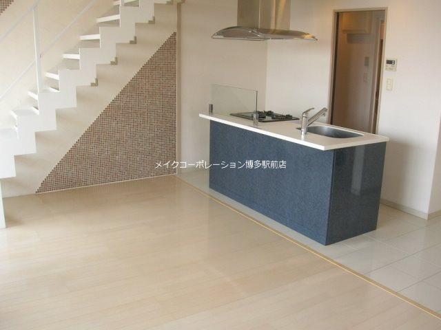 プライムアーバン博多  キッチン