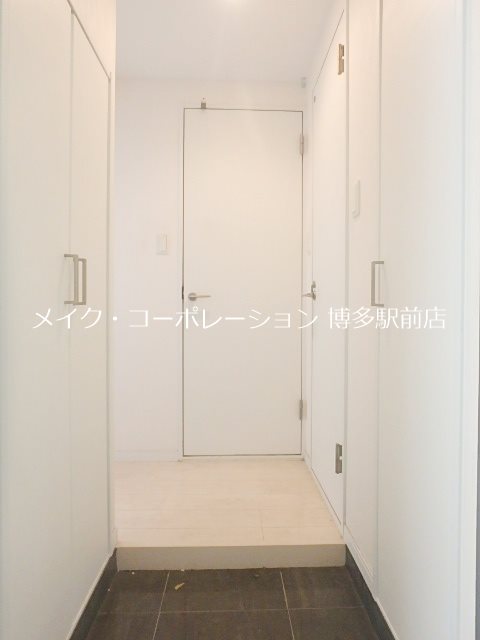 モダンパラッツォ警固 玄関