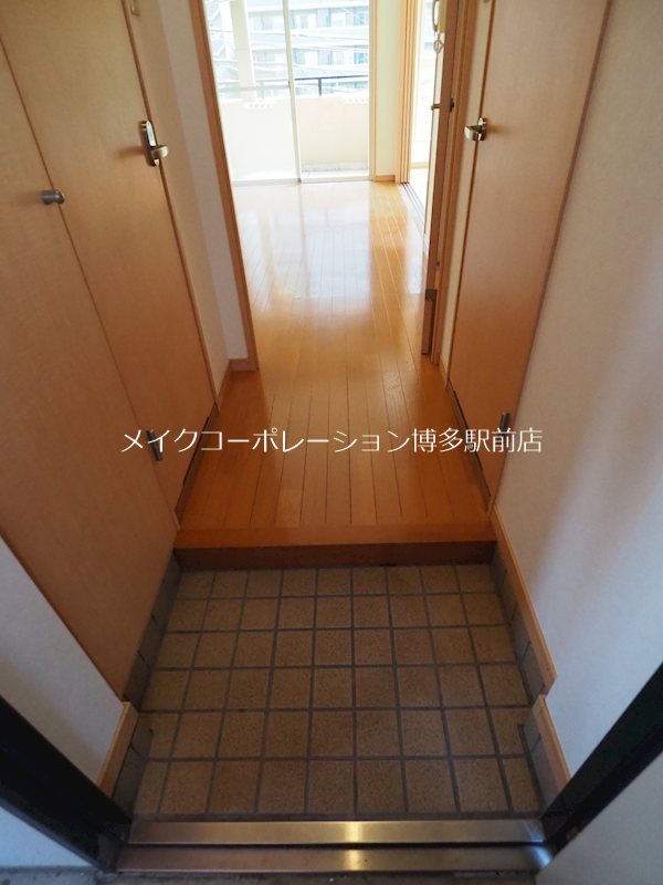 ニューガイアリルーム港№72  玄関