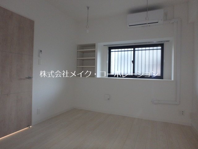 写真は同型タイプ EREINA ベッドルーム