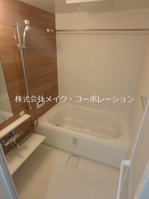 写真は同型タイプ EREINA 風呂画像