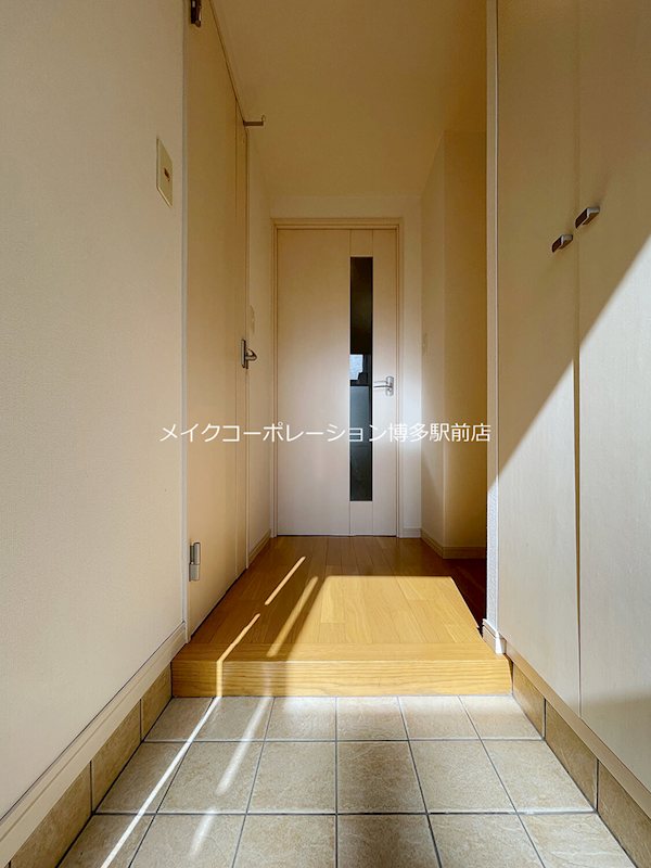 キャメロットハイネス 玄関