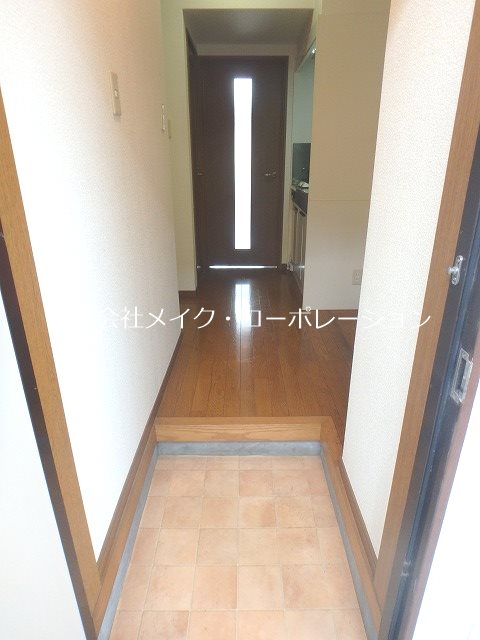 ティアラ原南 玄関