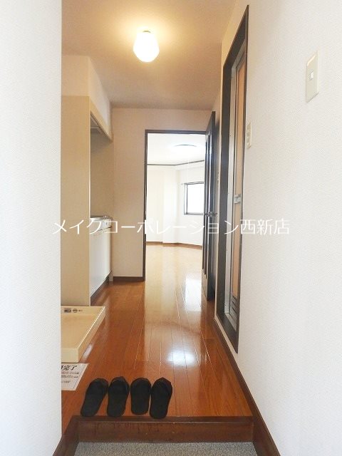 西新ゼニヤビル 玄関