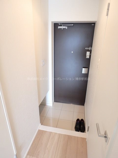 エンクレスト博多LIBERTY 玄関