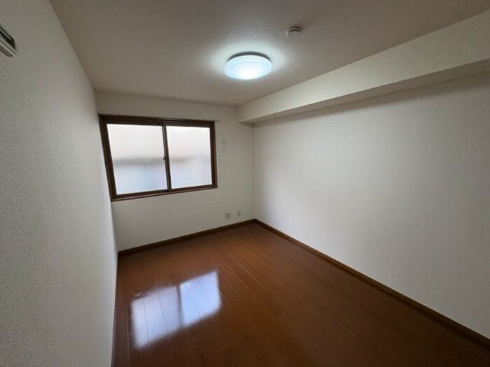 S・KハウスA棟 ベッドルーム