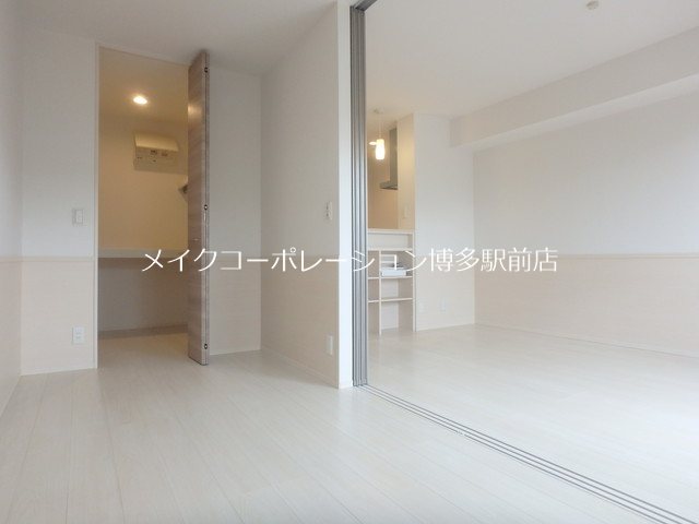 リピエーノ タカミヤ B棟 ベッドルーム