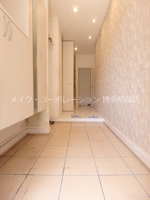 D-room日赤通り 玄関