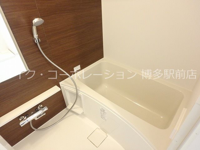 ※写真は棟内別タイプです URBANⅢ 風呂画像