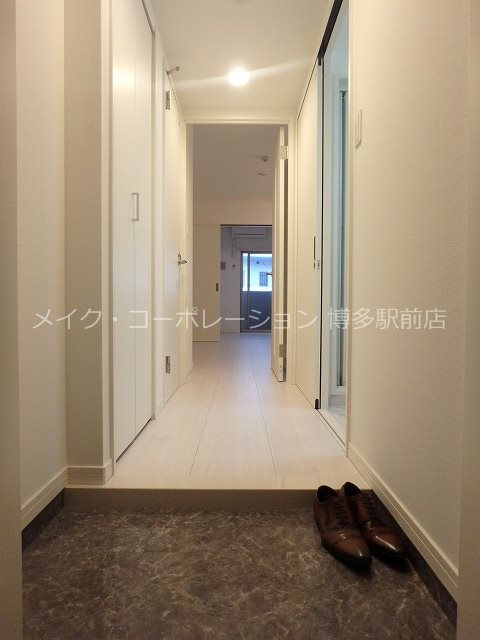 Renoas HAKATA  玄関