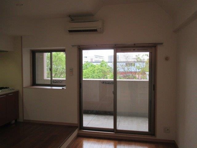 ソフィア高宮Ａ館 リビング