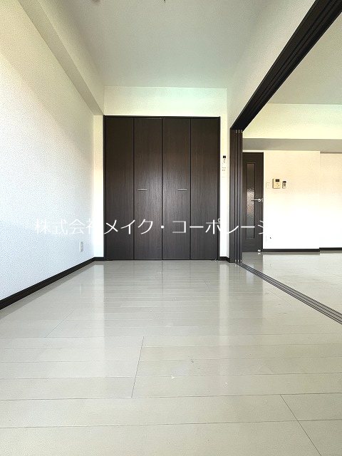 ベッドルーム West Court DR ベッドルーム