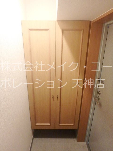 クリエート白金  玄関
