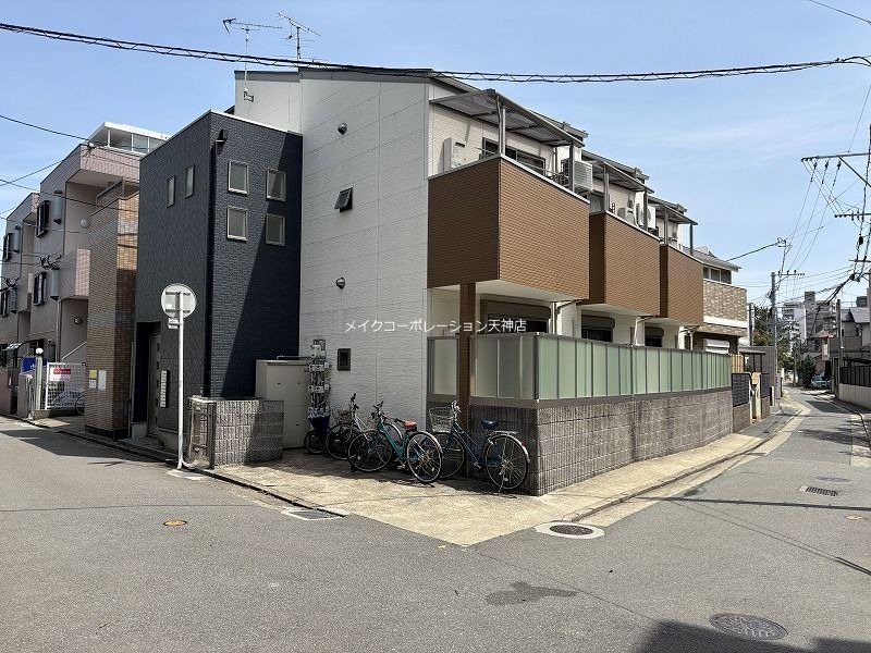 ジュセンドーム前 外観