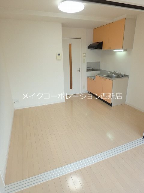ローリエ西新南 リビング
